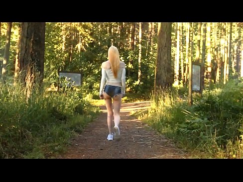 ❤️ Wanita cantik bergerak perlahan, bukan video bogel ❤️❌ Seks di lucah ms.prendiporno.ru ❌️